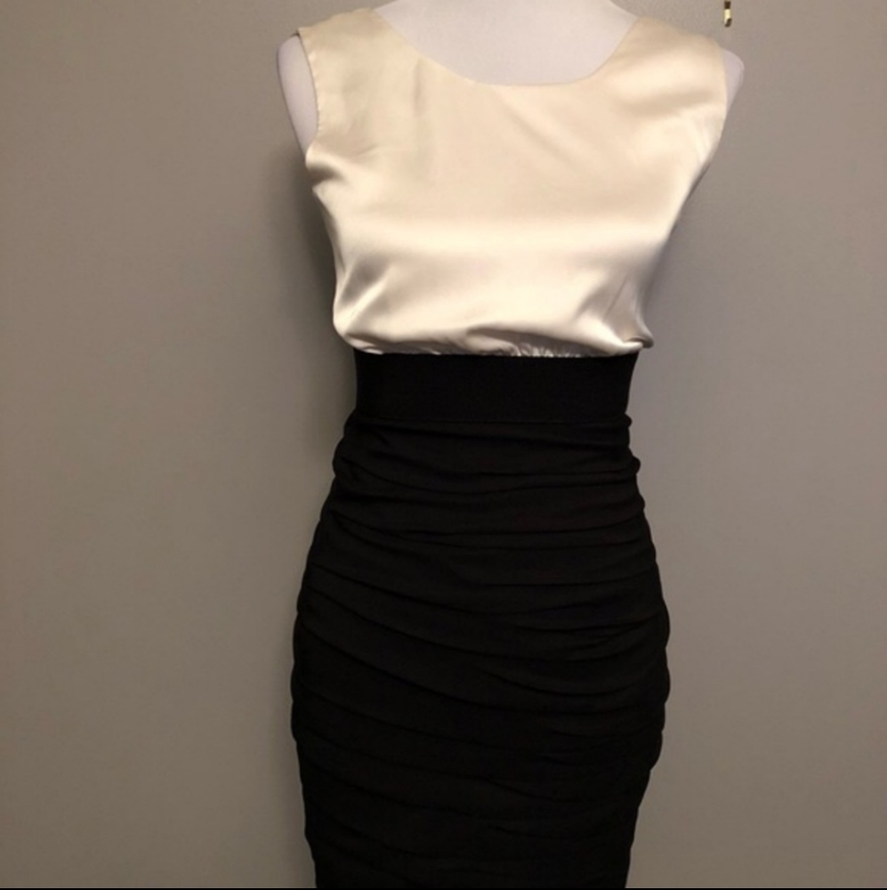 💋 BLACK && CREAM EXPRESS SIZE 2 DRESS